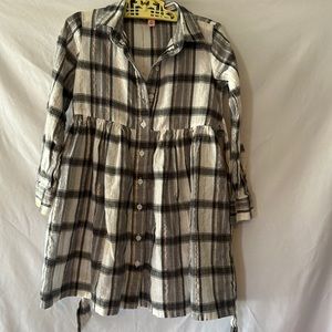 Plaid long sleeve dress    size 5